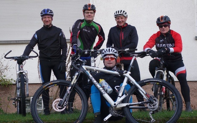 Am Start, alle noch sauber ...