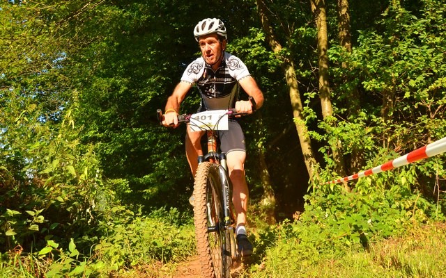 Peter kommt aus dem Wald. ;-)